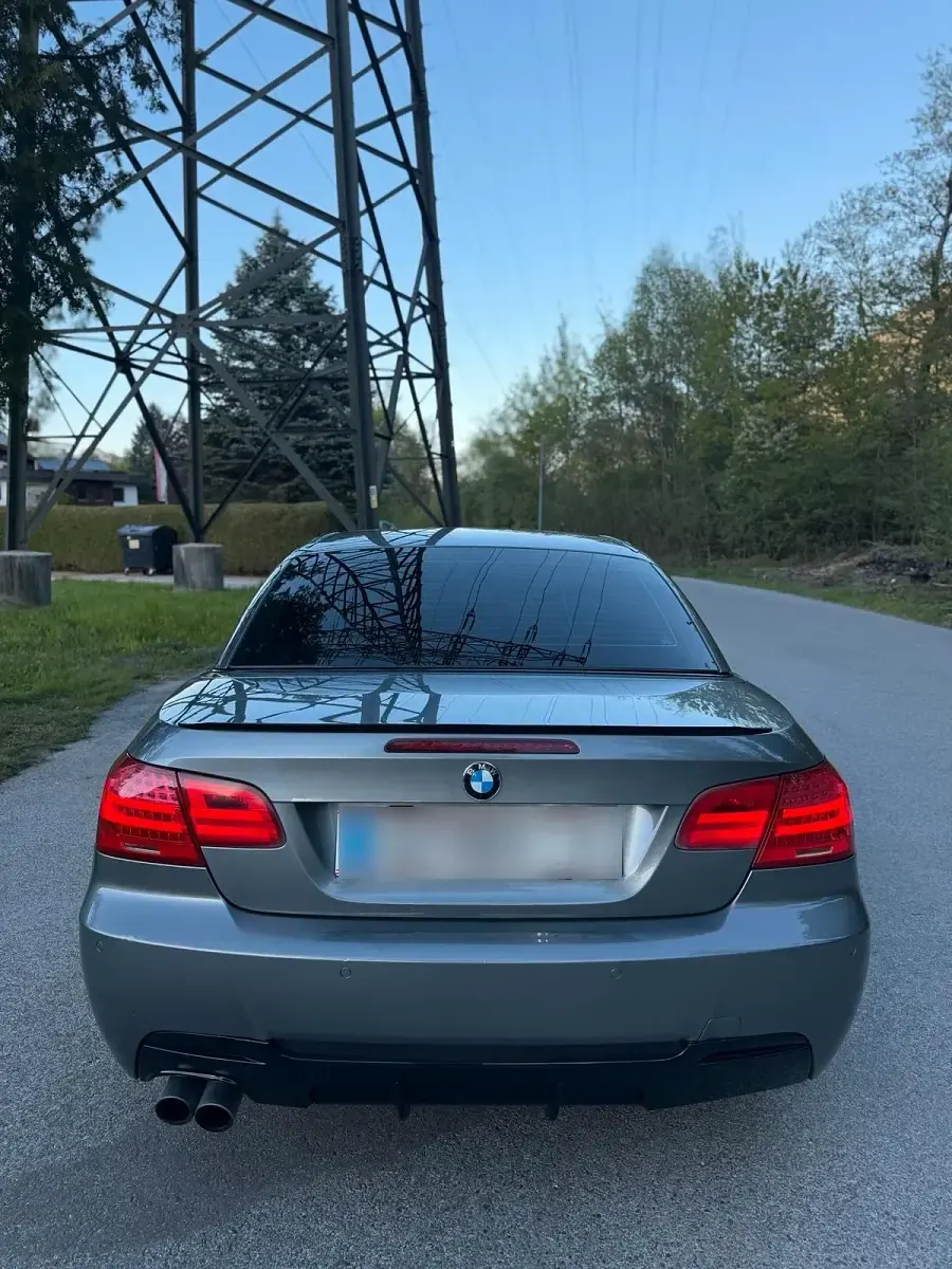Gebraucht BMW 325 Cabriolet 204 PS (150 kW) 2011 Grau Cabrio