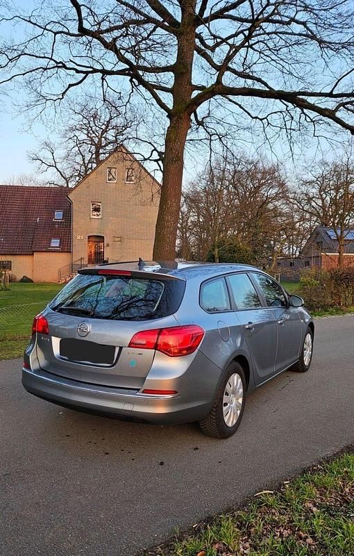 Gebraucht Opel Astra S 110 PS (80 kW) 2014 Grau Kombi