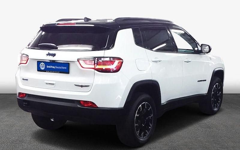 Gebraucht Jeep Compass Trailhawk 240 PS (176 kW) 2024 Weiß SUV