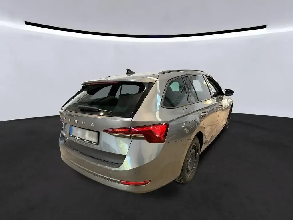 Gebraucht Skoda Octavia Ambition 150 PS (110 kW) 2023 Grau Limousine