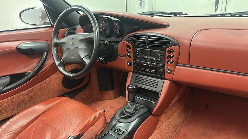 Gebraucht Porsche 986 Boxster 204 PS (150 kW) 1997 Silber Cabrio
