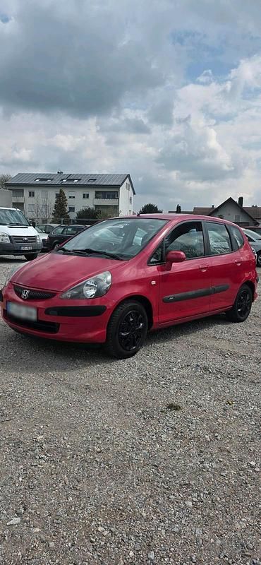 Second-hand Honda Jazz 83 CP (61 kW) 2005 Roșu Hatchback