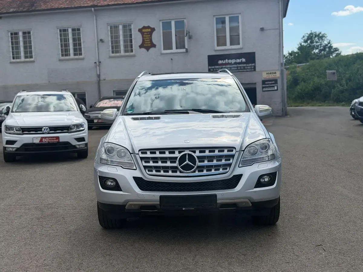 Gebraucht Mercedes ML320 Sport 224 PS (164 kW) 2009 Silber SUV