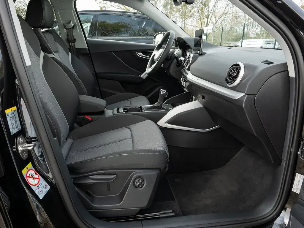 Gebraucht Audi Q2 Advanced Plus 150 PS (110 kW) 2025 Mythosschwarz metallic SUV