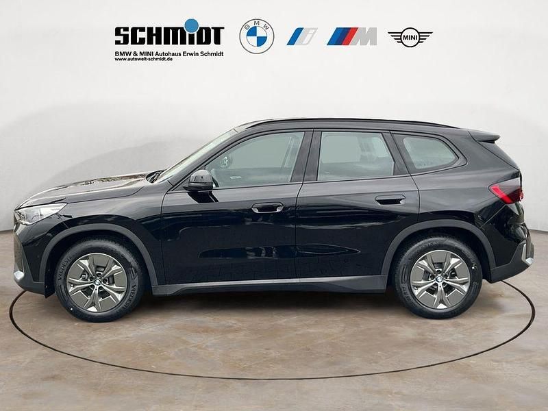 Neu BMW iX1 Performance 230 kW (313 PS) 2025 Schwarz uni SUV