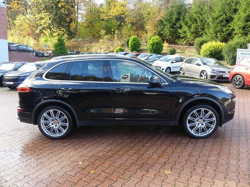 Second-hand Porsche Cayenne 262 CP (192 kW) 2015 Negru SUV