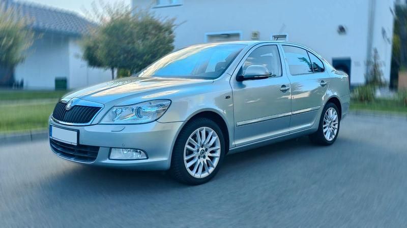 Grün Gebraucht 2009 Skoda Octavia LAURIN & KLEMENT Limousine | 6.999 € (Etwas zu teuer) - Bild 1/4