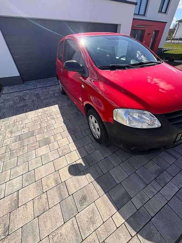 Gebraucht VW Fox Style 60 PS (44 kW) 2009 Rot Kleinwagen
