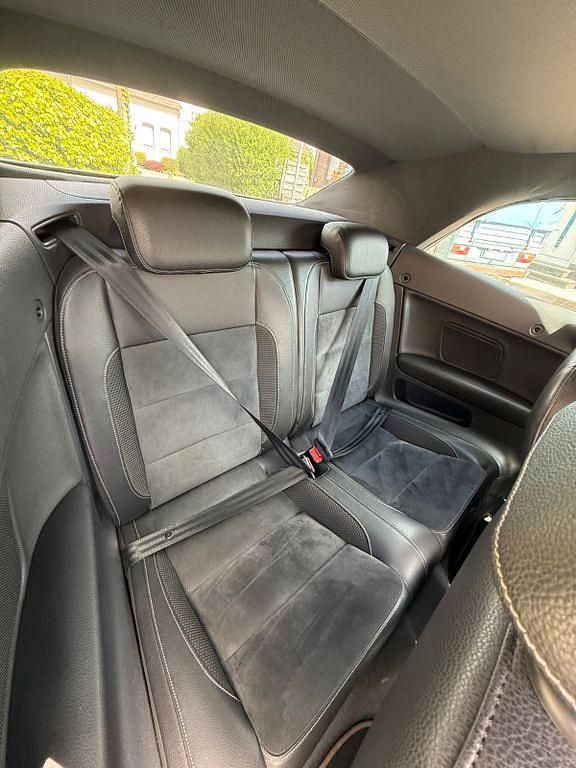 Second-hand VW Golf 105 CP (77 kW) 2011 Alb Cabrio