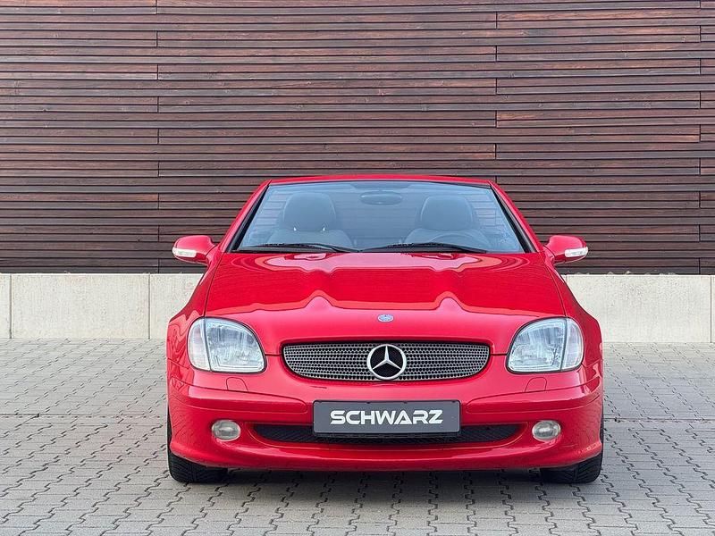 Second-hand Mercedes SLK200 163 CP (119 kW) 2003 Roșu Cabrio