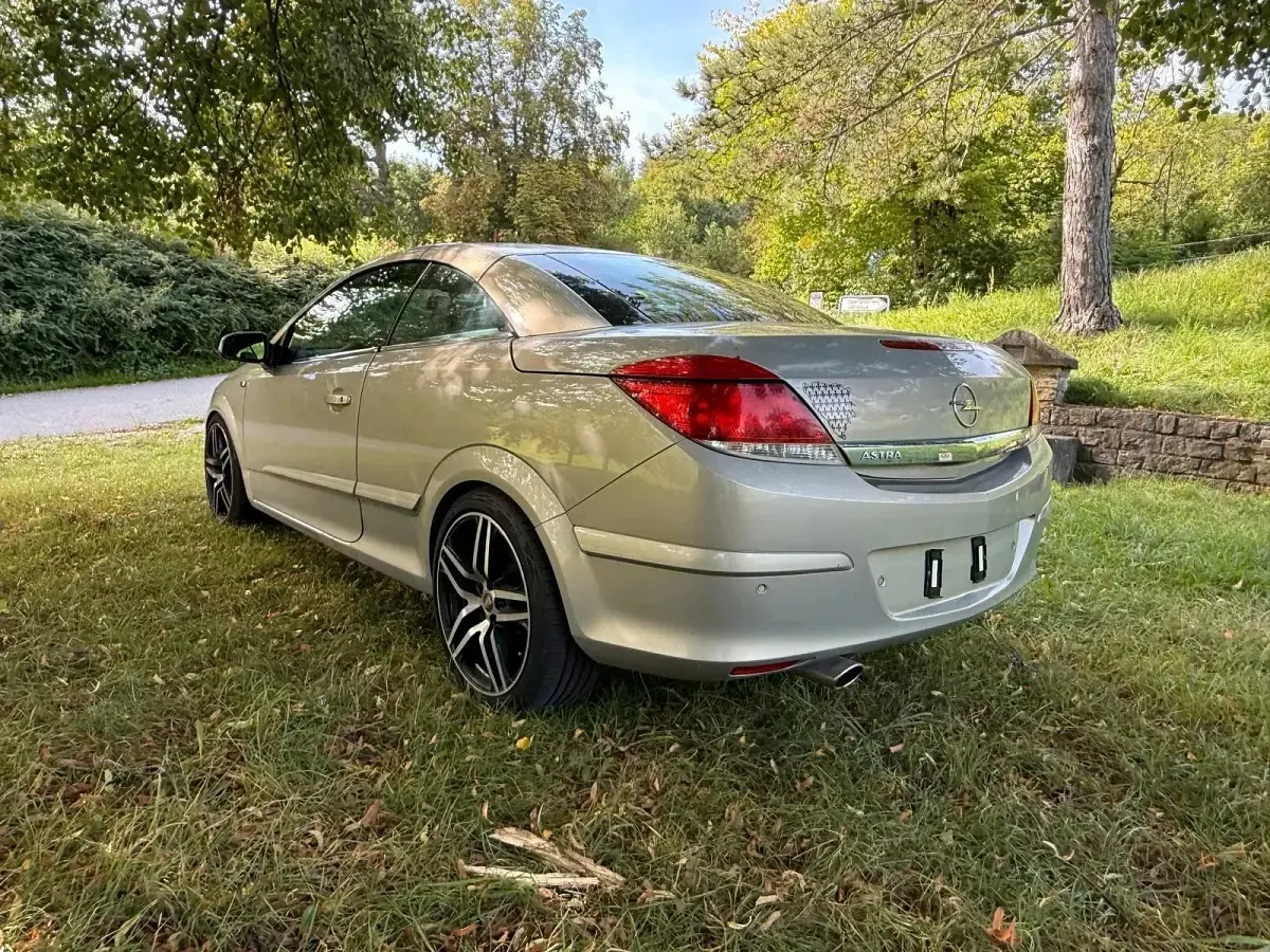 Gebraucht Opel Astra 105 PS (77 kW) 2005 Cabrio