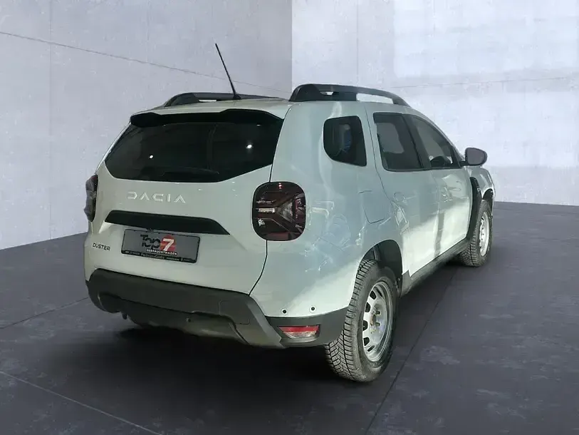 Gebraucht Dacia Duster Journey 116 PS (85 kW) 2023 Gletscherweiss SUV