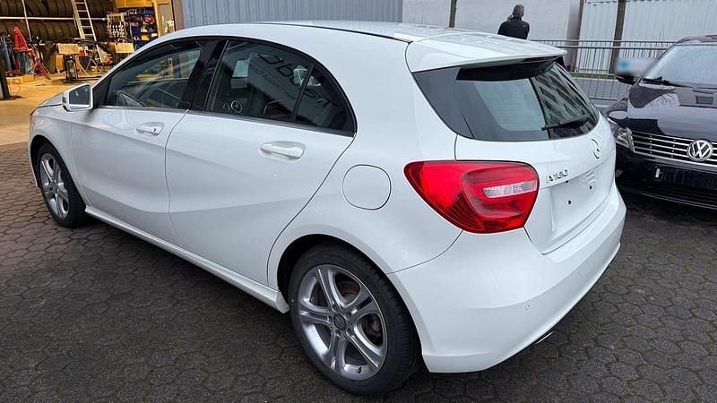 Gebraucht Mercedes A180 Edition 122 PS (89 kW) 2014 Weiß Kleinwagen