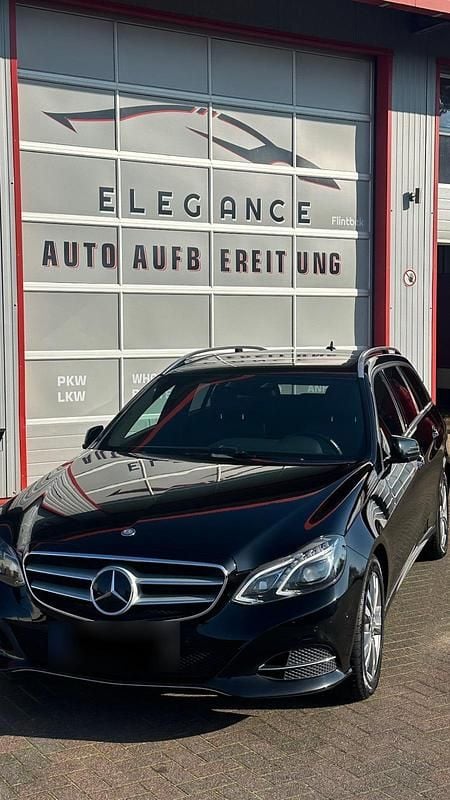 Gebraucht Mercedes E300 258 PS (189 kW) 2015 Schwarz Kombi