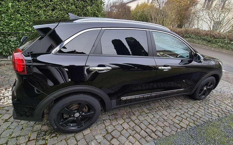 Gebraucht Kia Niro Spirit 141 PS (103 kW) 2020 Schwarz SUV