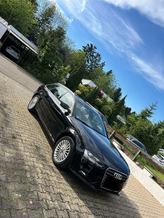 Schwarz Gebraucht 2013 Audi A4 Attraction Kombi | 9.200 € (Fairer Preis) - Bild 1/4