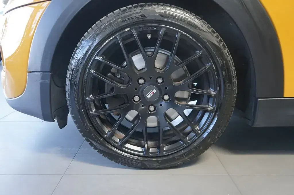 Używany Mini Cooper S 192 KM (141 kW) 2014 Żółty Hatchback