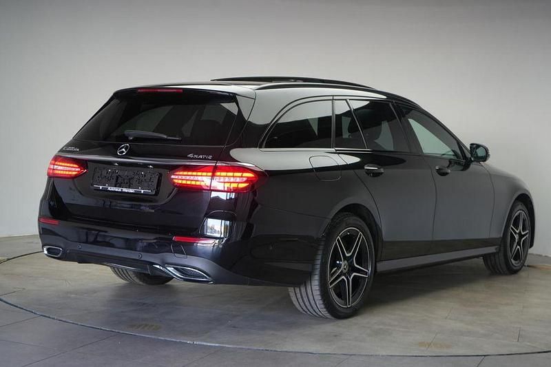 Gebraucht Mercedes E300 AMG 194 PS (142 kW) 2021 Schwarz Limousine