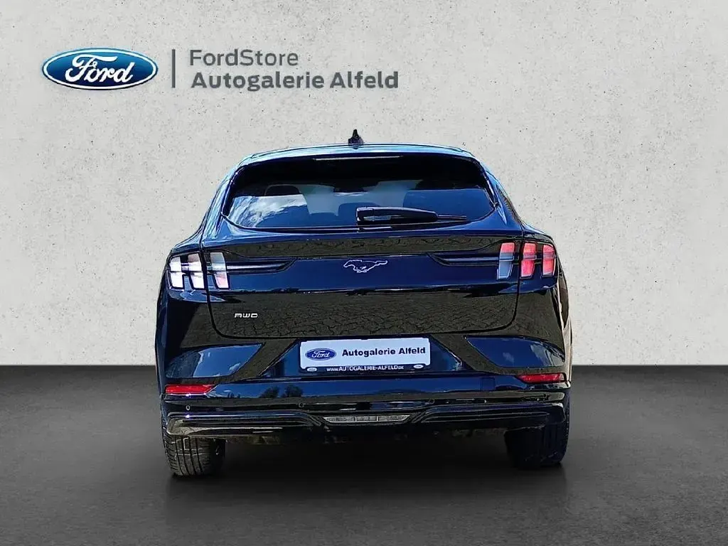 Gebraucht Ford Mustang Mach-E Basis 197 kW (269 PS) 2022 Schwarz SUV
