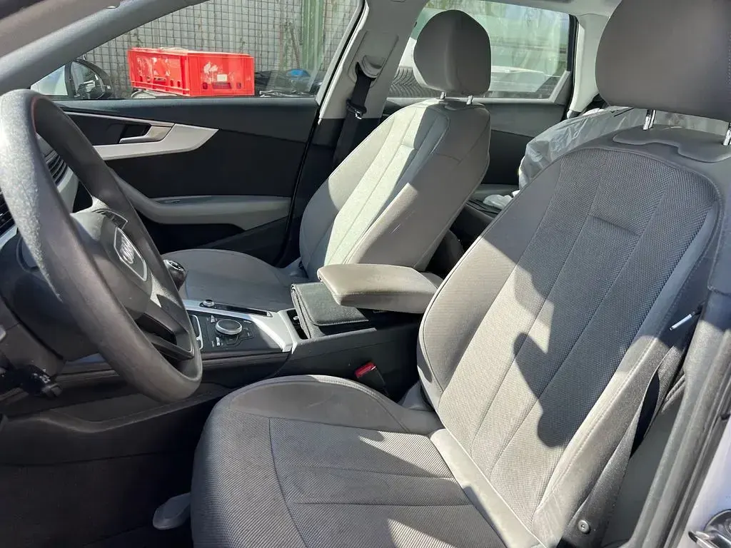 Gebraucht Audi A4 Sport 150 PS (110 kW) 2018 Weiß Kombi
