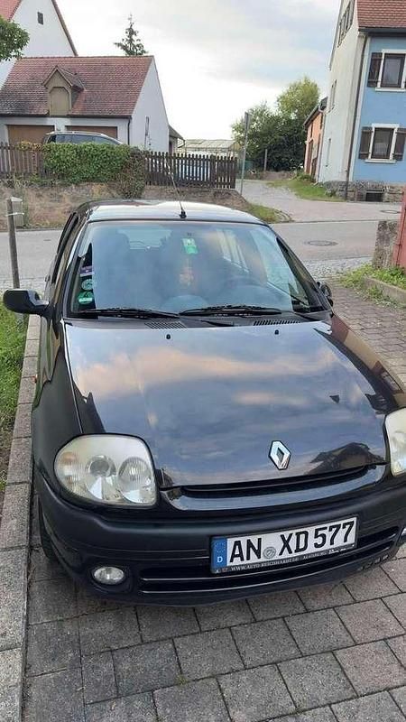 Schwarz Gebraucht 2000 Renault Clio II Limousine | 1.450 € - Bild 1/4