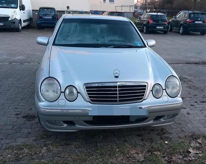 Gebraucht Mercedes E200 116 PS (85 kW) 2000 Silber Limousine
