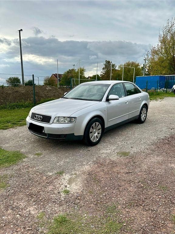 Silber Gebraucht 2001 Audi A4 Limousine | 1.990 € (Fairer Preis) - Bild 1/4