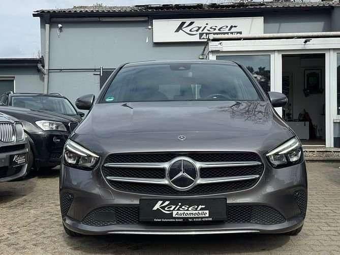 Gebraucht Mercedes B180 116 PS (85 kW) 2020 Mountaingrau  met. Kleinwagen