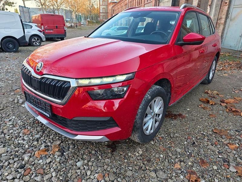 Rot Gebraucht 2023 Skoda Kamiq Style SUV | 17.255 € - Bild 1/4