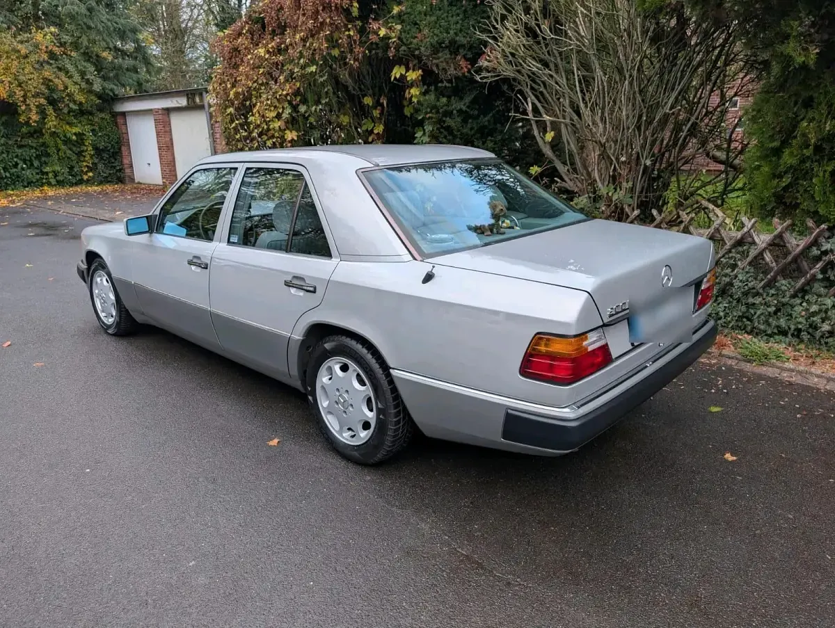 Gebraucht Mercedes 200 118 PS (86 kW) 2026 Silber Limousine