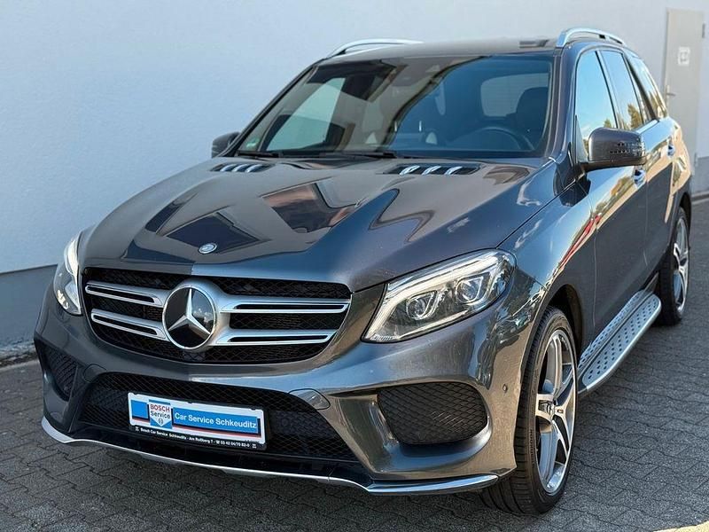 Grau Gebraucht 2016 Mercedes GLE500 AMG line SUV | 39.979 € (Etwas zu teuer) - Bild 1/4
