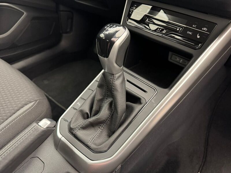 Gebraucht VW Taigo Life 95 PS (69 kW) 2024 Black metallic SUV