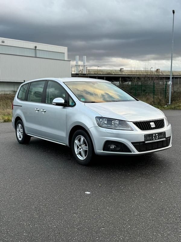 Silber Gebraucht 2012 Seat Alhambra Van / Kleinbus | 6.299 € (Superpreis) - Bild 1/4