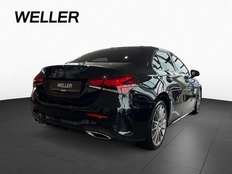 Gebraucht Mercedes A180 Sport 116 PS (85 kW) 2019 Schwarz Limousine