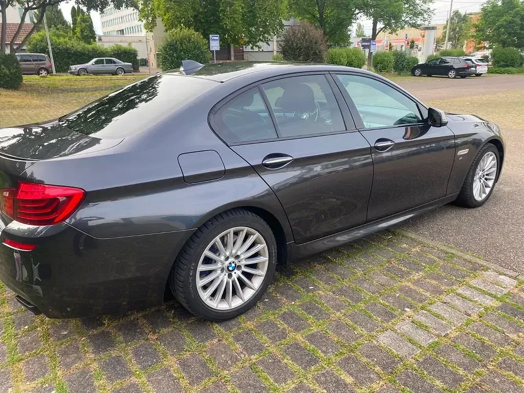 Gebraucht BMW M550 Sport Line 381 PS (280 kW) 2014 Grau Limousine