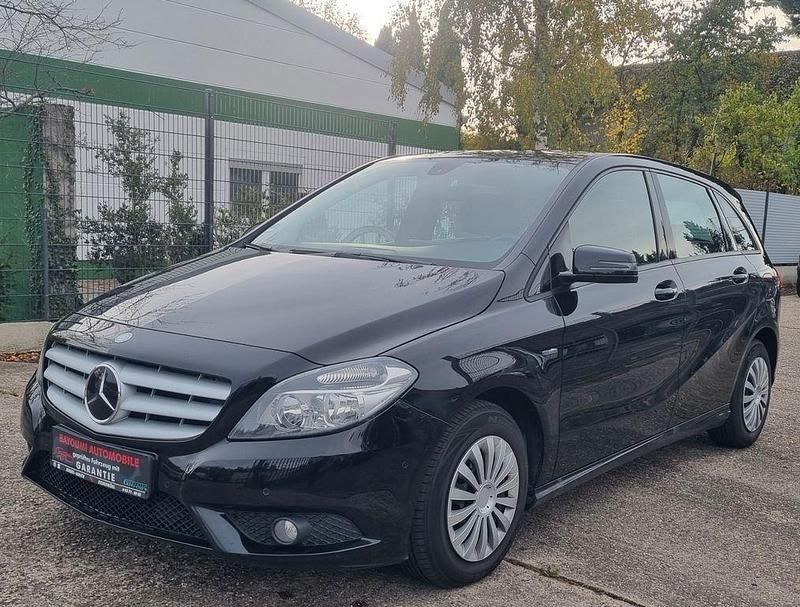 Schwarz Gebraucht 2012 Mercedes B180 Van / Kleinbus | 4.490 € (Etwas zu teuer) - Bild 1/4