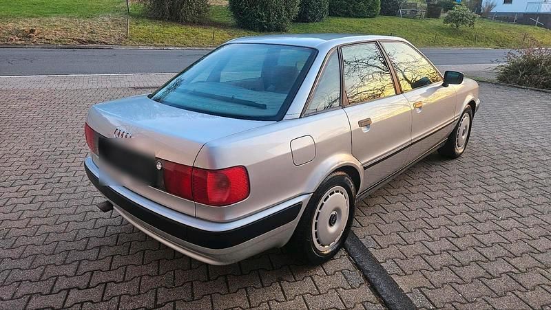 Gebraucht Audi 80 90 PS (66 kW) 1992 Silber Limousine