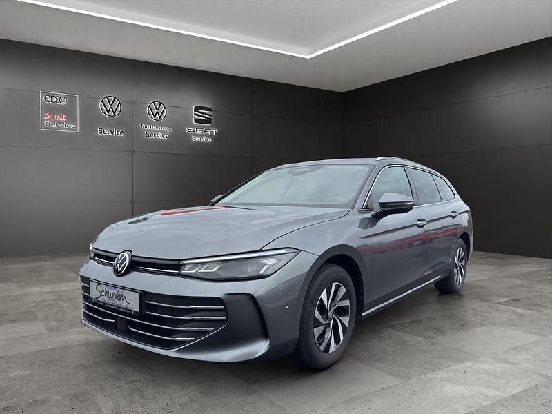 Grau Gebraucht 2025 VW Passat Business Kombi | 34.990 € (Guter Preis) - Bild 1/4