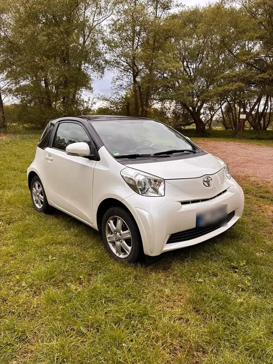 Second-hand Toyota iQ 68 CP (50 kW) 2009 Alb Hatchback