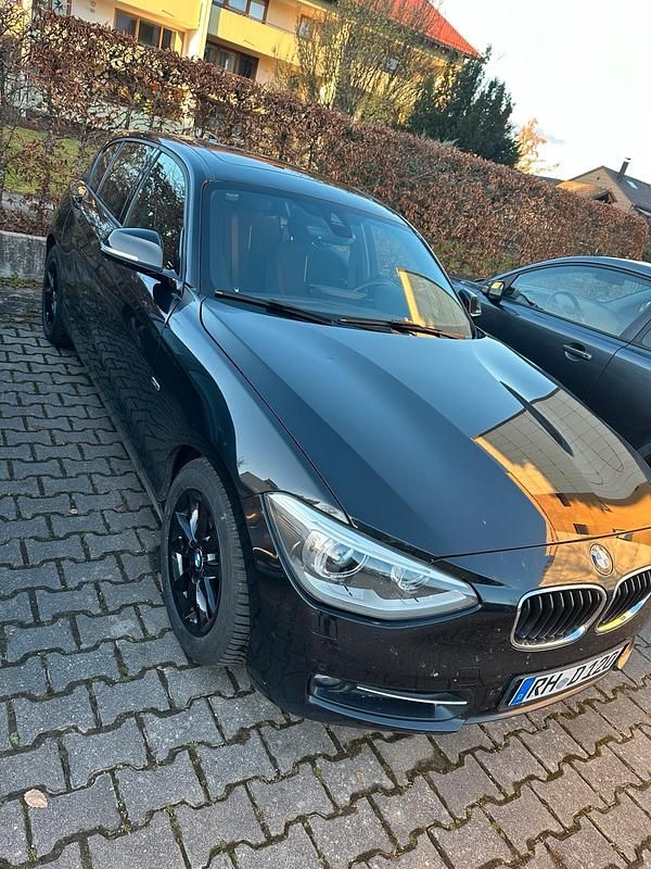 Schwarz Gebraucht 2013 BMW 118 Sport Line Kleinwagen | 8.500 € (Etwas zu teuer) - Bild 1/4