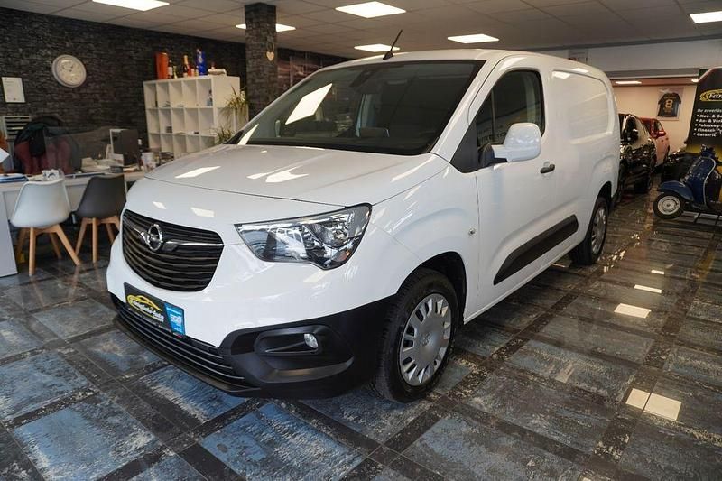 Gebraucht Opel Combo Edition 102 PS (75 kW) 2019 Weiß Van / Kleinbus
