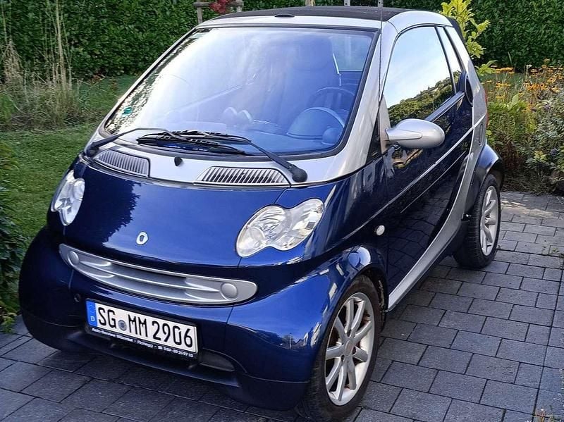 Blau Gebraucht 2006 Smart ForTwo Cabrio Passion Cabrio | 1.950 € (Guter Preis) - Bild 1/4
