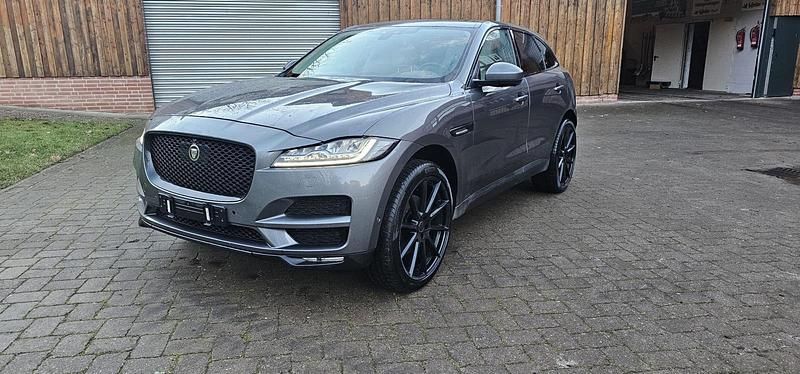 Grau Gebraucht 2016 Jaguar F-Pace R-Sport SUV | 11.000 € (Guter Preis) - Bild 1/4