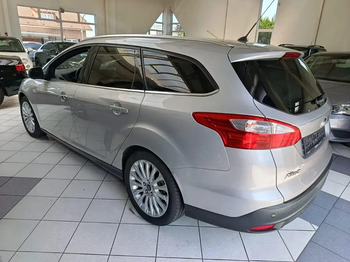 Second-hand Ford Mondeo Titanium 140 CP (102 kW) 2013 Albastru Break