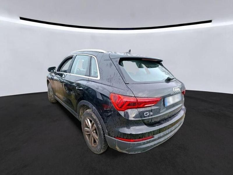 Gebraucht Audi Q3 Basis 150 PS (110 kW) 2022 Schwarz SUV