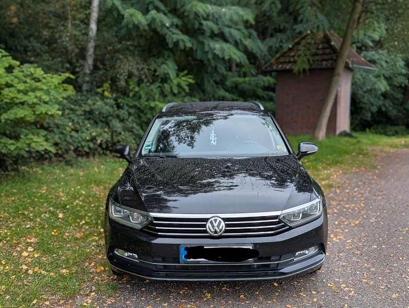 Schwarz Gebraucht 2017 VW Passat Highline Kombi | 21.490 € (Teuer) - Bild 1/4