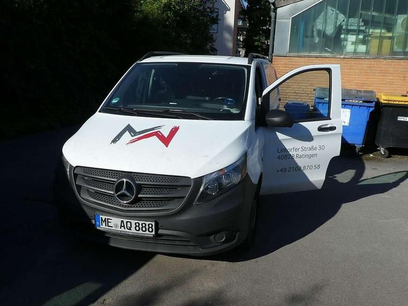 Arktikweiss Gebraucht 2019 Mercedes Vito Van / Kleinbus | 12.400 € - Bild 1/4