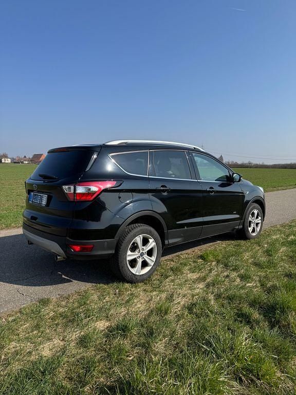 Gebraucht Ford Kuga Titanium 179 PS (131 kW) 2018 Schwarz SUV