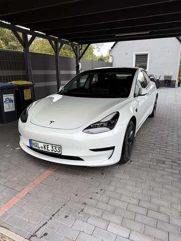 Gebraucht Tesla Model 3 Standard Range Plus 208 kW (283 PS) 2022 Weiß Limousine