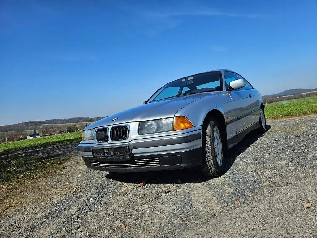 Gebraucht BMW 320 Basis 150 PS (110 kW) 1997 Silber Coupé